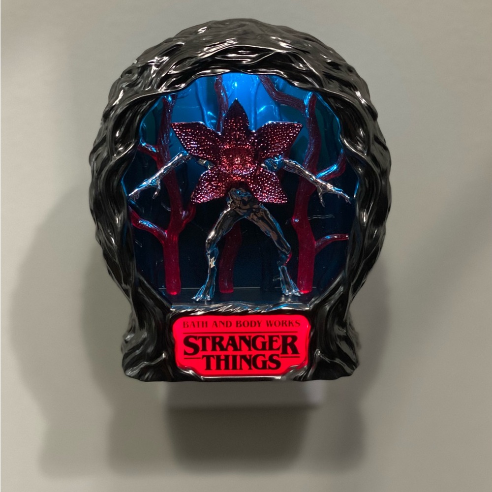 Bath & Body Works Stranger Things Demogorgon Nightlight - Black, Blue, Red